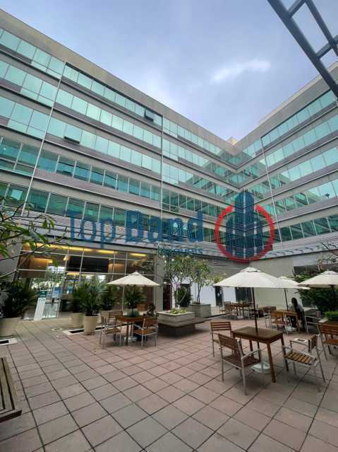 13290_G1752779844 - 10