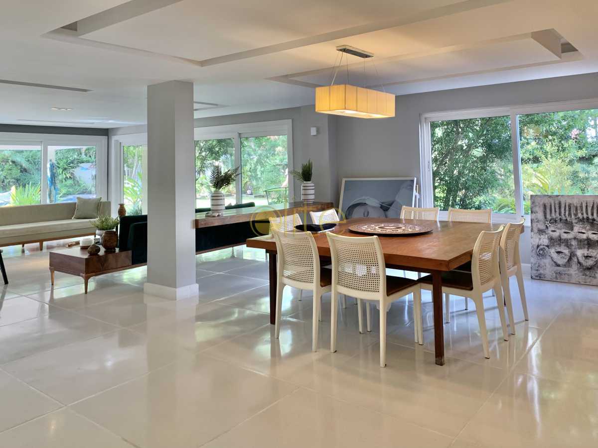 Conheça do imóvel - Casa triplex para venda ou locação no Condomínio Santa Marina, Barra da Tijuca - EBCN40312 - 4 - 4