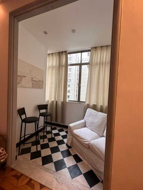 Conheça 307f43cf-6c2d-4bd8-a785-4d6caf do imóvel - Oportunidade a um quadra da praia de Copacabana - 3 quartos por 945.000,00 - CJI31010 - 2 307f43cf-6c2d-4bd8-a785-4d6caf - 2
