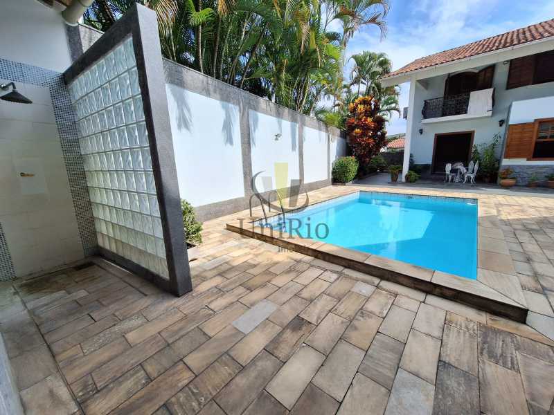 Chuveirão e  piscina - 26