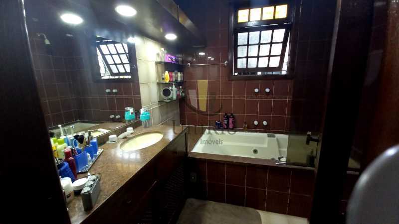 Conheça Banhsuite do imóvel - Casa em Condomínio 3 quartos à venda Freguesia (Jacarepaguá), Rio de Janeiro - R$ 1.470.000 - FRCN30071 - 20 Banhsuite - 20