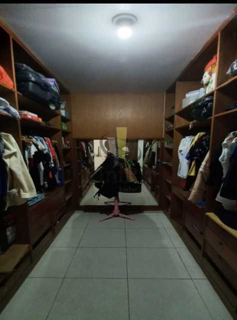 Conheça Closet do imóvel - Casa em Condomínio 4 quartos à venda Freguesia (Jacarepaguá), Rio de Janeiro - R$ 1.790.000 - FRCN40039 - 16 Closet - 16