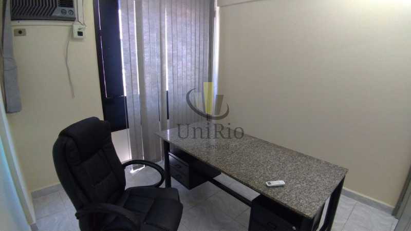 9367BDCB-0800-4638-93AB-877005 - 1