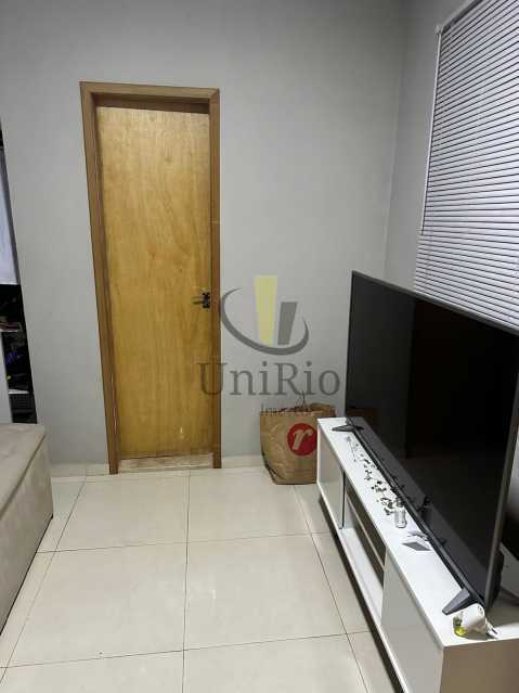 6d5eeaca-9800-4d15-bcc0-9f7740 - 6