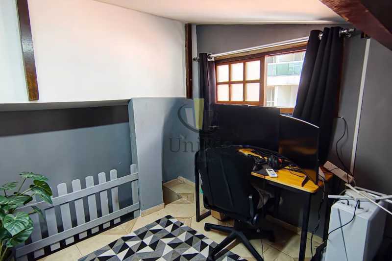 Conheça quartodecima1c1-Photoroom. do imóvel - Casa 5 quartos à venda Pechincha, Rio de Janeiro - R$ 950.000 - FRCA50010 - 19 quartodecima1c1-Photoroom. - 19