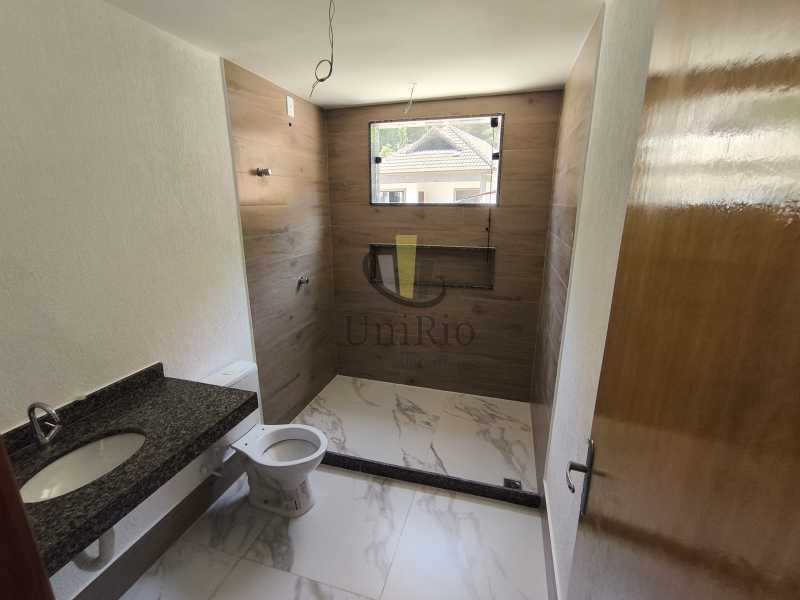 Conheça 1000455735 do imóvel - Casa em Condomínio 3 quartos à venda Taquara, Rio de Janeiro - R$ 450.000 - FRCN30219 - 11 1000455735 - 11