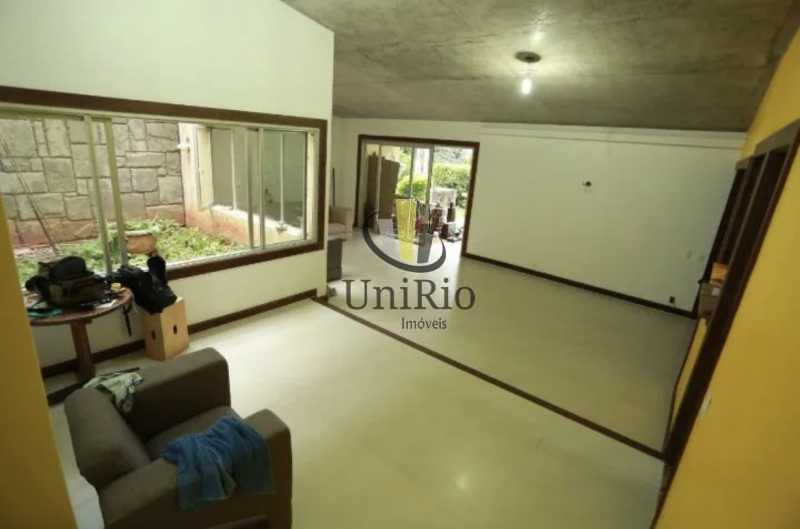 5723_G1744904534 - 17