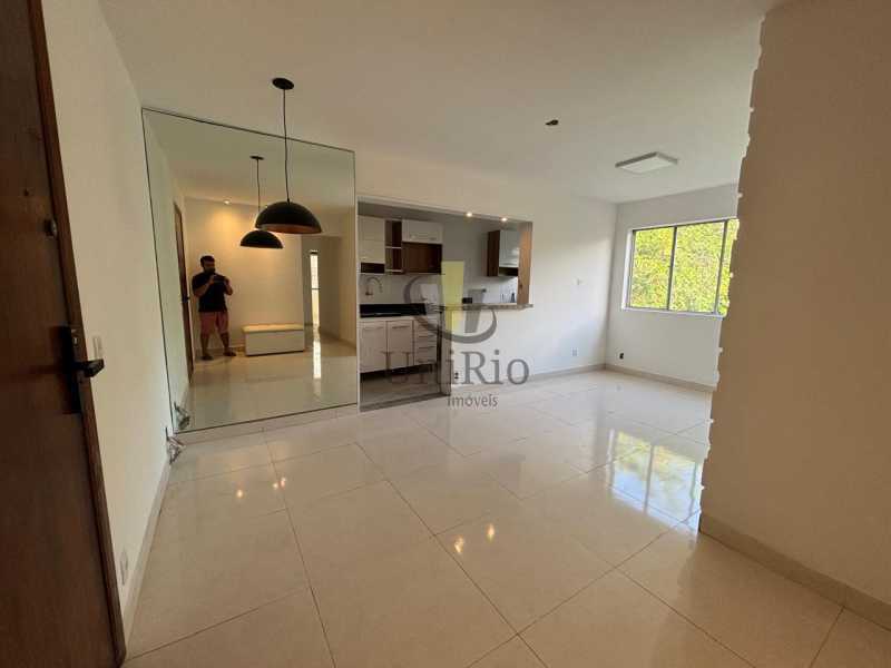 Conheça Imagem do WhatsApp de 2025-04- do imóvel - Apartamento 2 quartos à venda Taquara, Rio de Janeiro - R$ 200.000 - FRAP22395 - 3 Imagem do WhatsApp de 2025-04- - 3