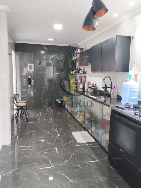 Conheça 15 do imóvel - Casa em Condomínio 3 quartos à venda Taquara, Rio de Janeiro - R$ 370.000 - FRCN30230 - 4 15 - 4