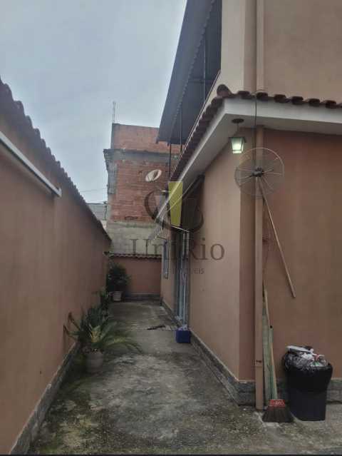 01EB44F9-6873-486E-B396-47B137 - 13