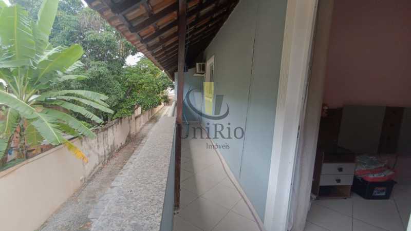 c031c9d7-8901-40fa-a958-b39b5e - 12