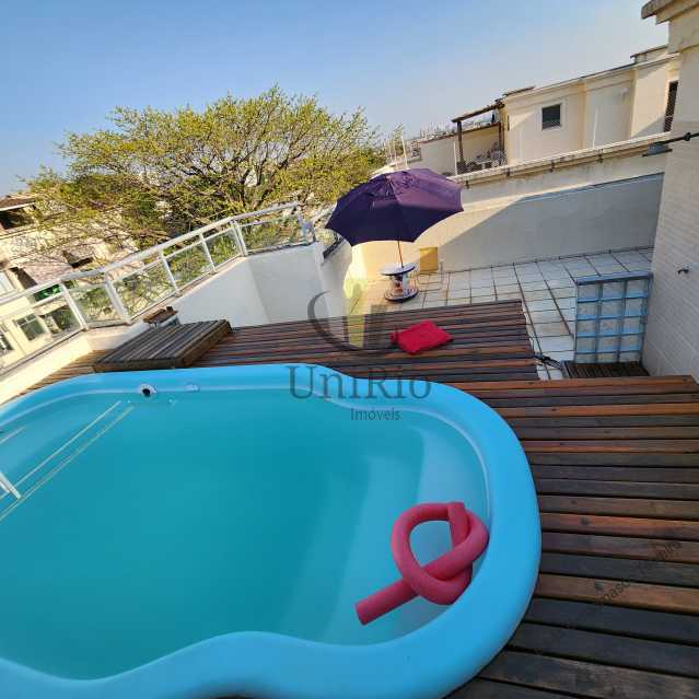 Conheça 2 piscina a do imóvel - Cobertura duplex à venda na Pechincha Jacarepaguá, Rio de Janeiro - RJ - FRCO30150 - 15 2 piscina a - 15