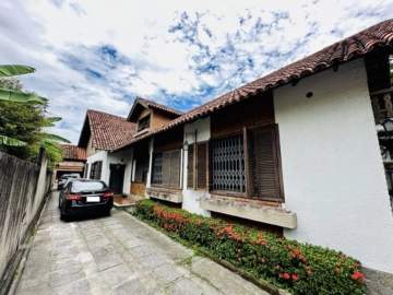 Imperdível - Casa de rua 4 quartos - Estrada dos Tres Rios - Freguesia - RJ - FRCA40050
