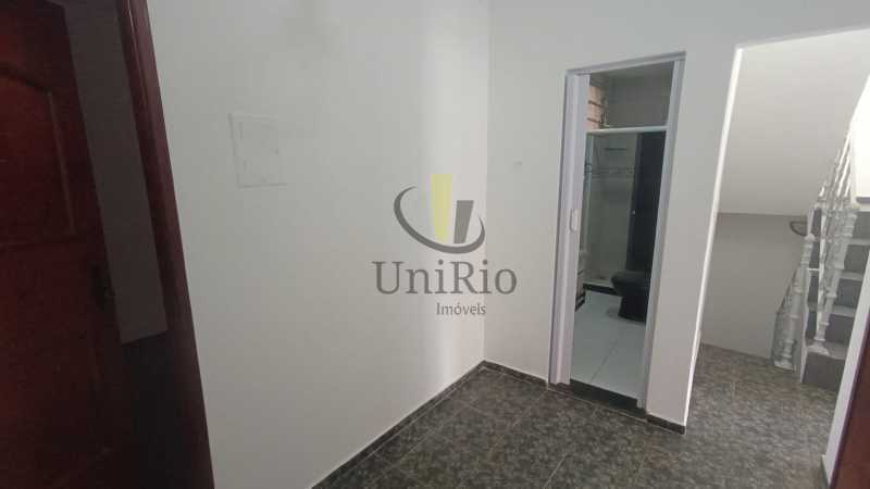 b4977935-3b28-4caf-9dc9-e98dec - 12