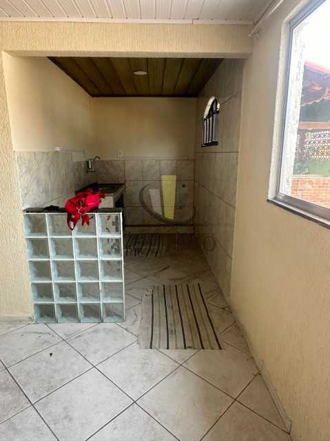 PHOTO-2025-10-06-11-00-19 3 - 15