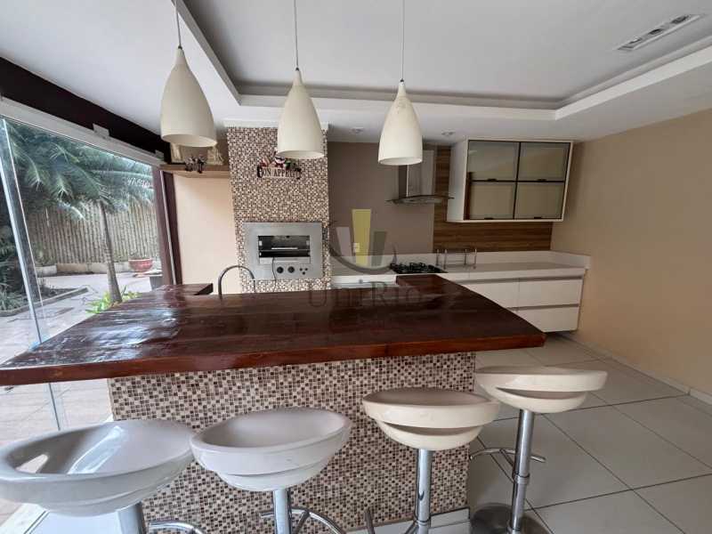 de1ff1fb-35bd-4fc6-9a44-b70364 - 22