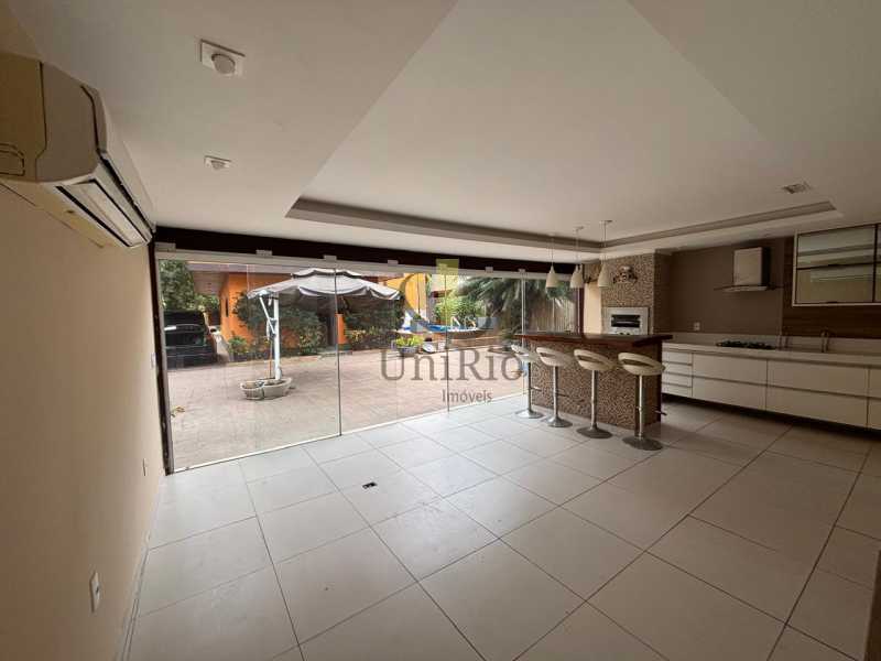 fbced8db-2291-4d78-ad5e-913b44 - 24