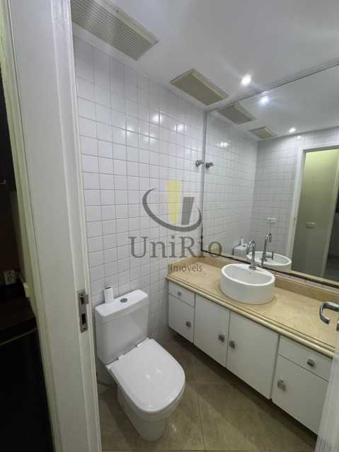 Conheça LAVABO. do imóvel - Casa 3 quartos suites no Condomínio Villaggio Verde no Pechincha - FRCN30242 - 11 LAVABO. - 11