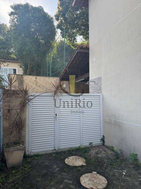 Conheça GARAGEM. do imóvel - Casa 3 quartos suites no Condomínio Villaggio Verde no Pechincha - FRCN30242 - 16 GARAGEM. - 16