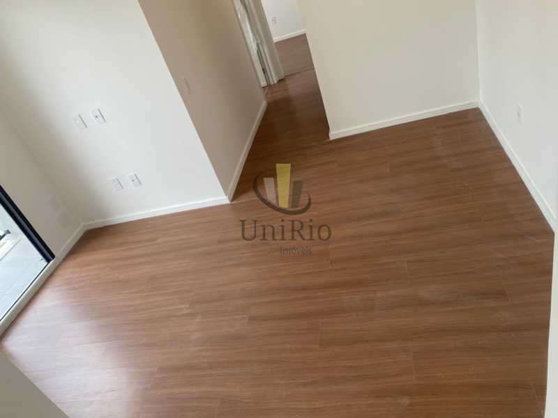 b8d13990-33a1-41ef-b59f-0ffbc9 - 7