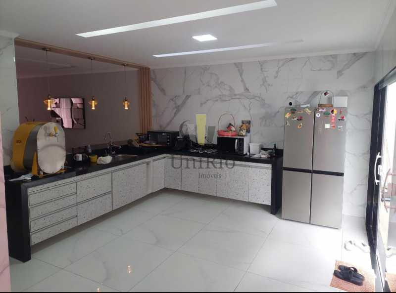 bb7a2a3e-dcbc-4b74-990d-001f65 - 23