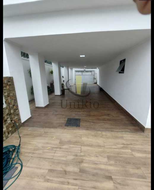 e3712c80-e254-444c-8a8c-5b7401 - 26