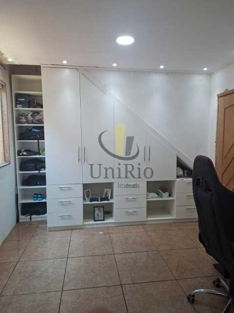 26b5f4b0-dc3f-479d-b6af-72b4e2 - 14