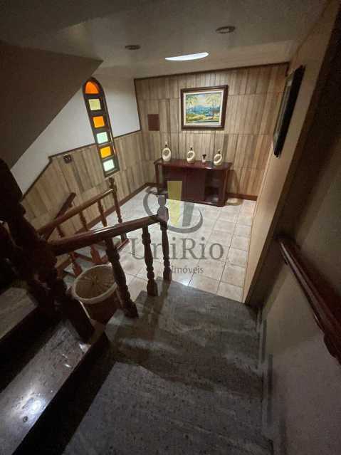 ade99ed4-dde9-4409-a260-1efc76 - 12