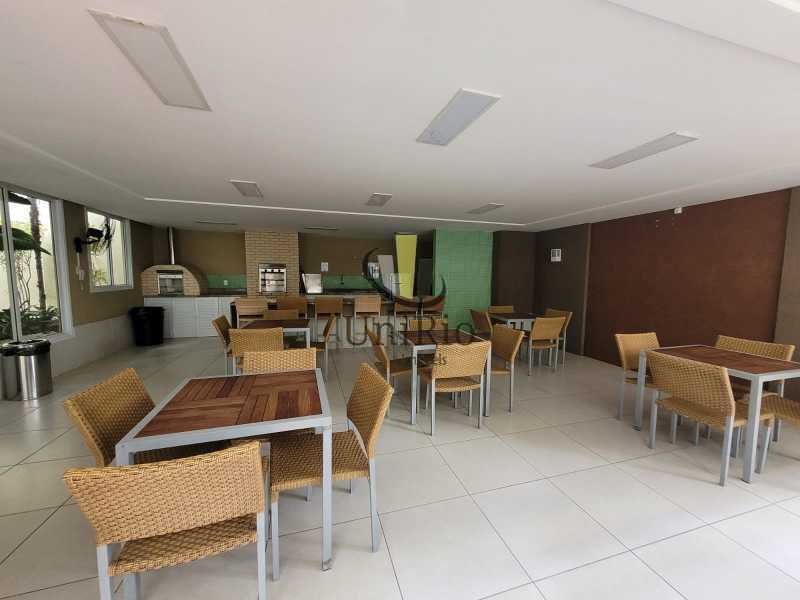 3864_G1707225599 - 14