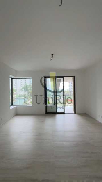 e42d2d3d8eca034dwhatsappimage2 - 16