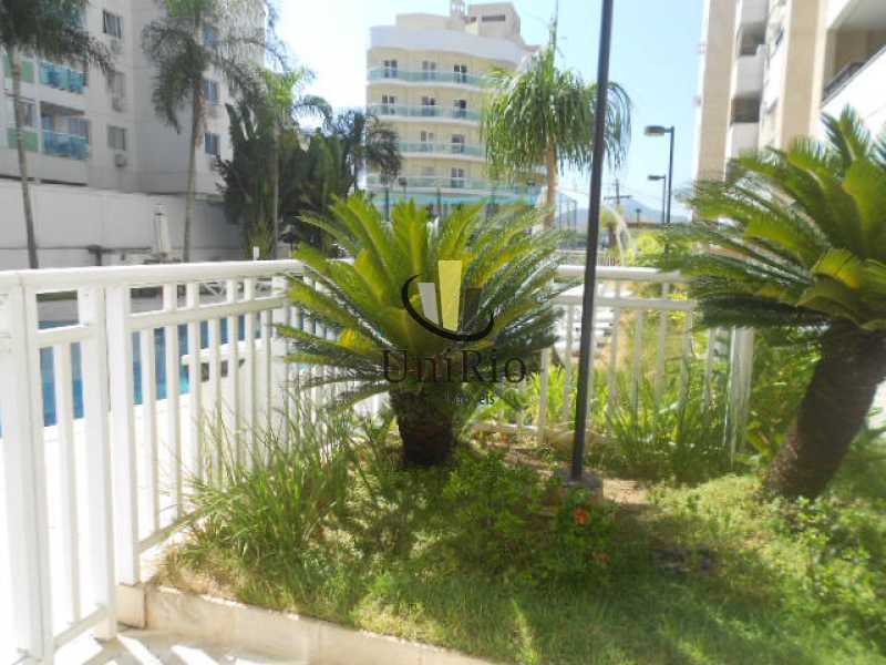 1048_G1539020010 - 11