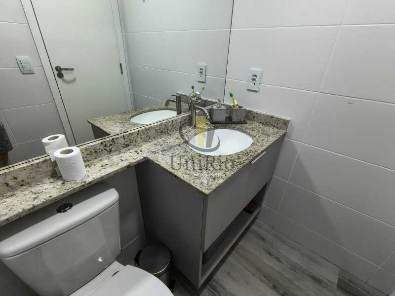 65b956d9-3215-4c81-98b3-294077 - 9