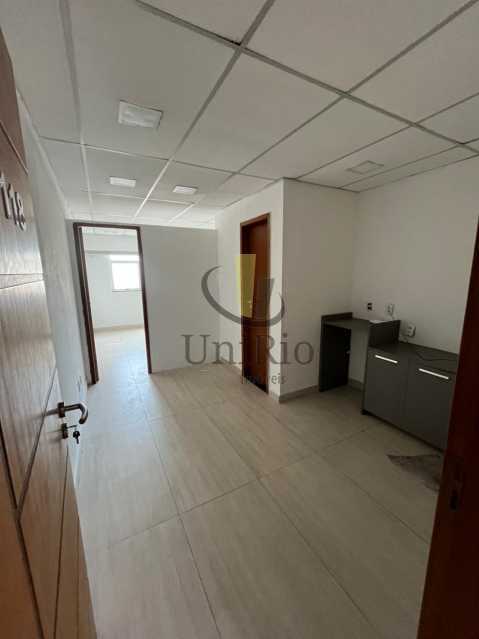 92FDA174-7797-4796-9EF0-4CCB37 - 4