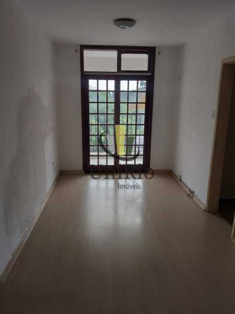 6021_G1750778236 - 2