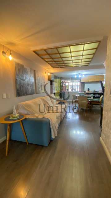 f8998ed8-71eb-4e80-b530-477403 - 1