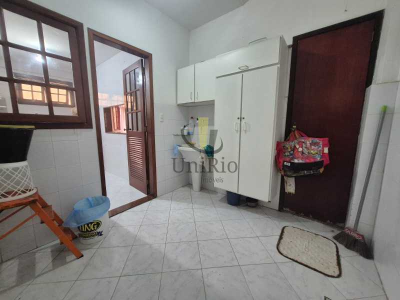 25b48890-ede8-458b-b133-34d4d8 - 27