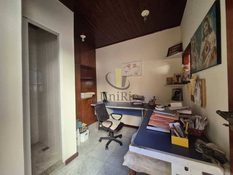 ec30ad65-e4cd-4289-a4ce-f7eb93 - 24