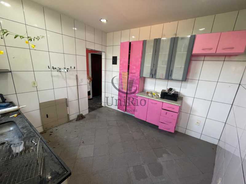 910f43c7-407b-4895-ac23-8169dc - 13