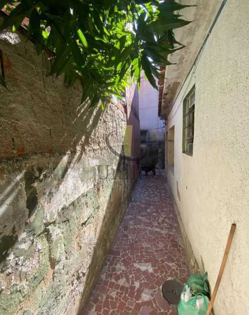 1001037389 - 9