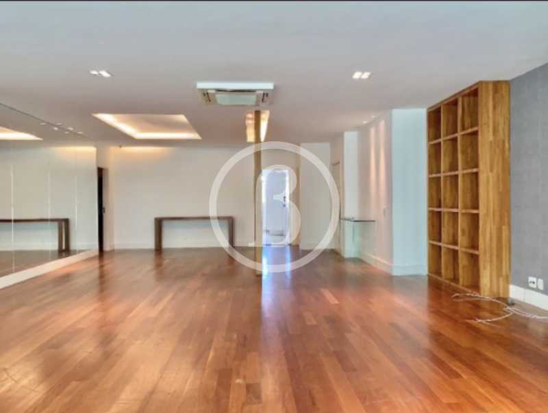 SALA  - 8