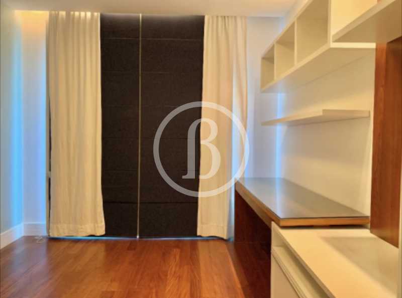 1° QUARTO OUTRO ÂNGULO - 13