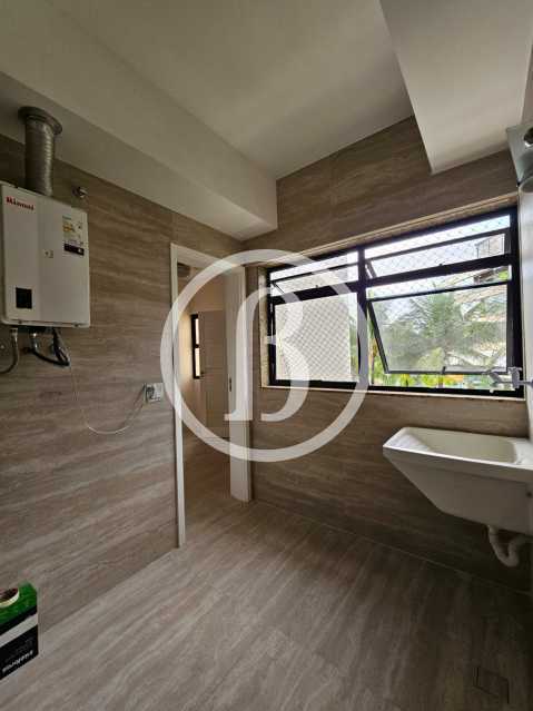 ÁREA DE SERVIÇO - 23