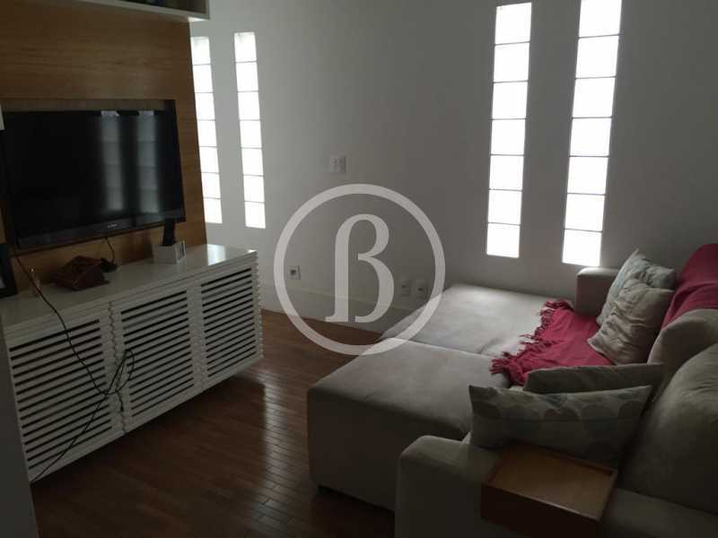 SALA ÍNTIMA - 10