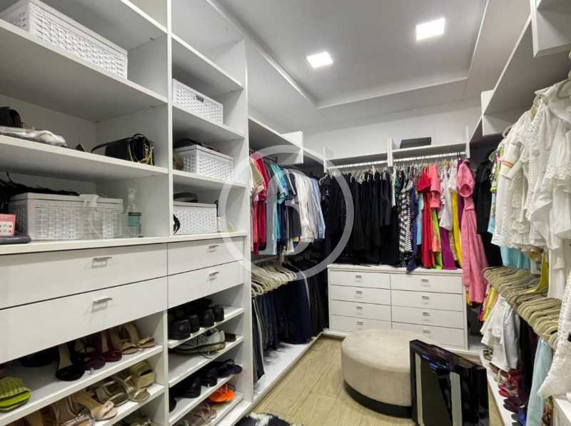 CLOSET DA 1° SUÍTE - 11