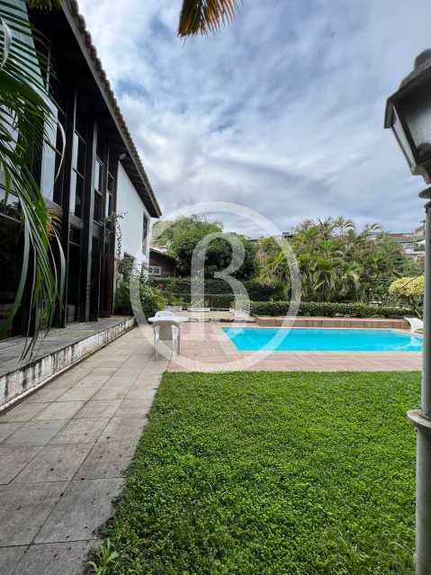 PISCINA - 2