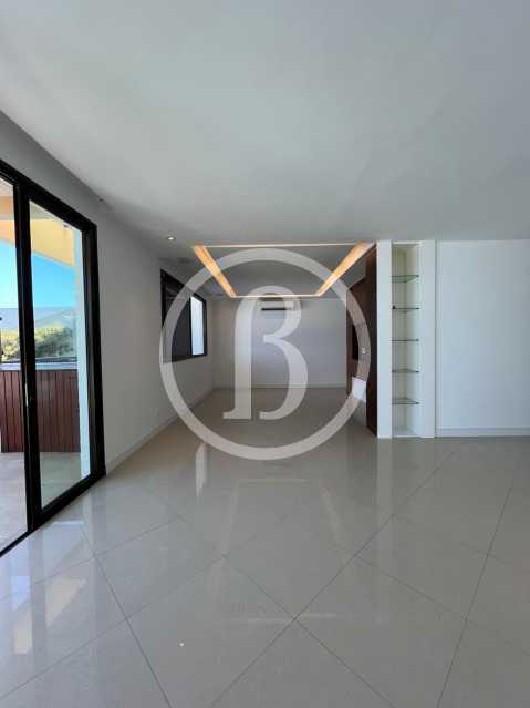 SALA - 10