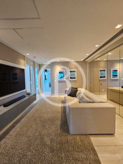 SALA ÍNTIMA - 11