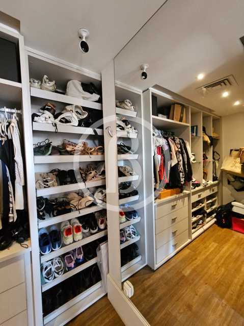 CLOSET 1° SUITE - 14