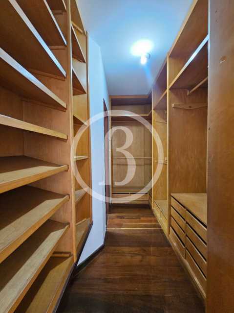 CLOSET - 15