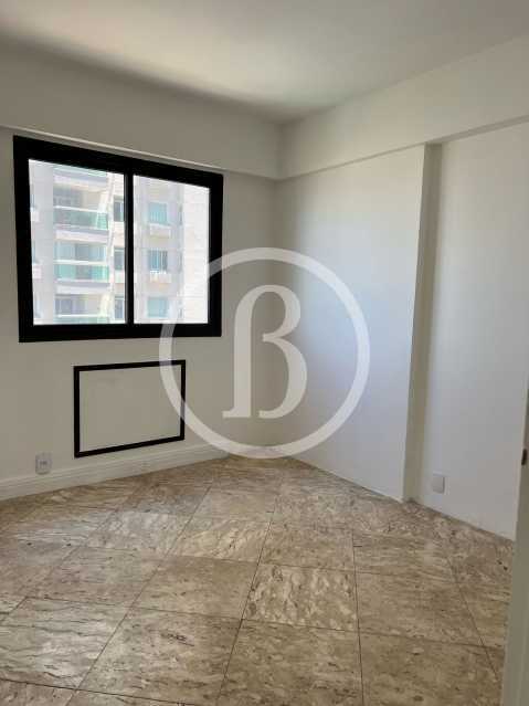 3° QUARTO OUTRO ÂNGULO - 13